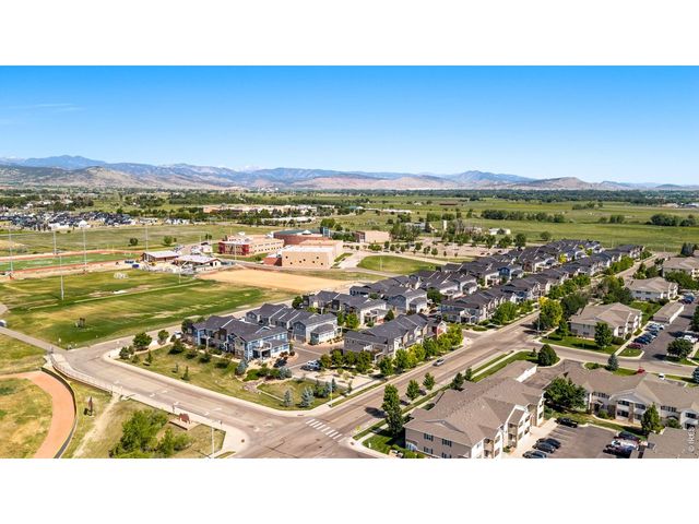 813 Grandview Mdws Dr, Longmont, CO 80503