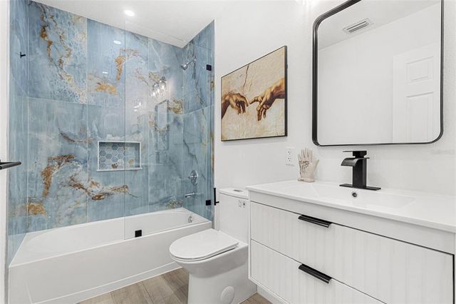 380 COLONY POINT ROAD S, St Petersburg, FL 33705