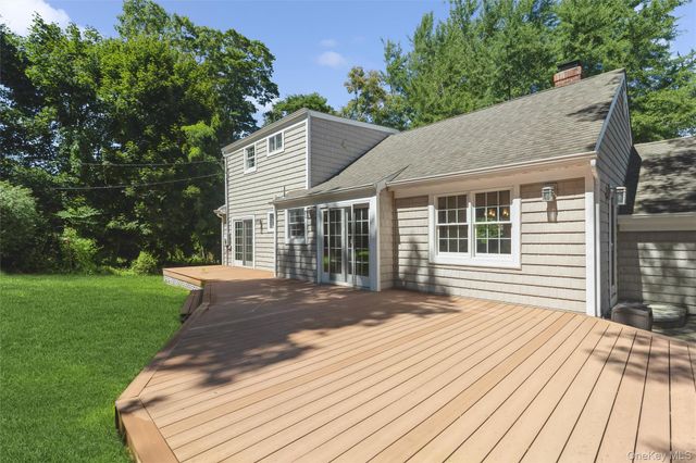 24 Old Homestead Road, Port Jefferson, NY 11777
