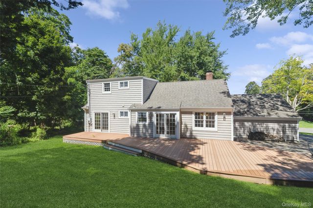 24 Old Homestead Road, Port Jefferson, NY 11777