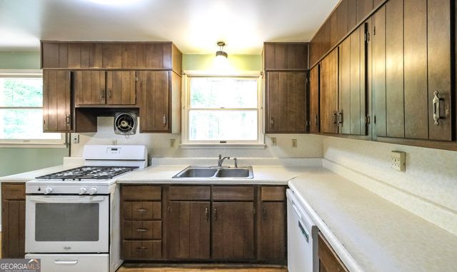 756 Corinth Poseyville Road, Bremen, GA 30110