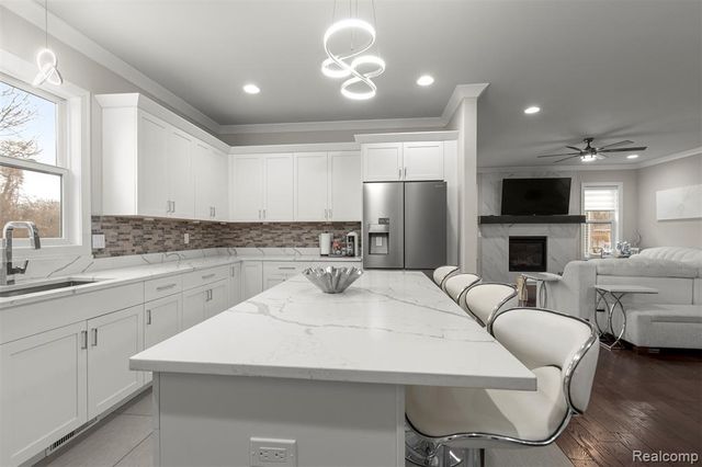 8615 Greendale Drive, Sterling Heights, MI 48312