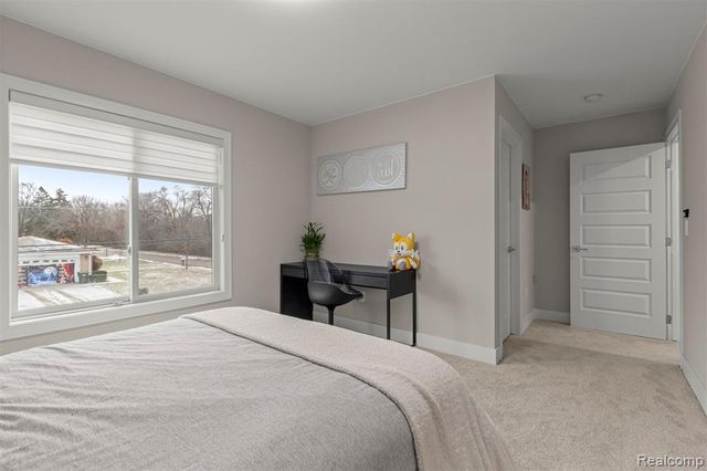 8615 Greendale Drive, Sterling Heights, MI 48312