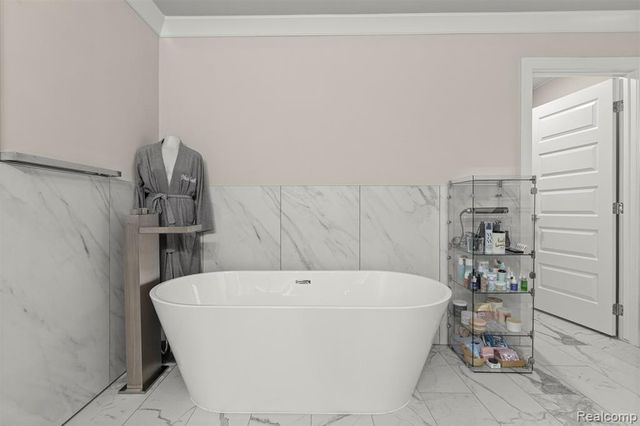 8615 Greendale Drive, Sterling Heights, MI 48312