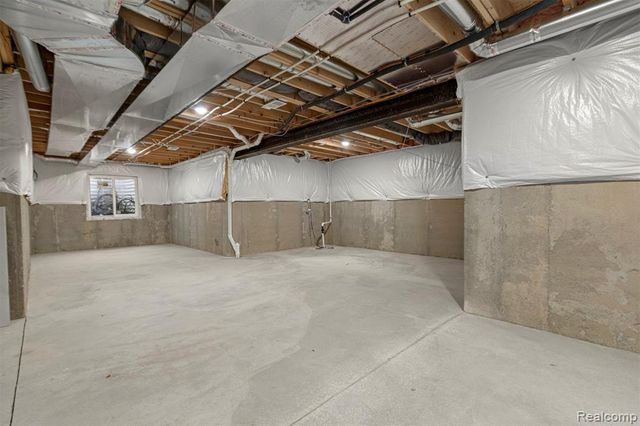 8615 Greendale Drive, Sterling Heights, MI 48312