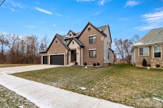 8615 Greendale Drive, Sterling Heights, MI 48312