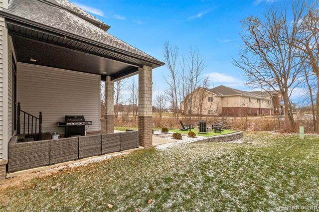 8615 Greendale Drive, Sterling Heights, MI 48312