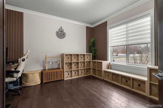 8615 Greendale Drive, Sterling Heights, MI 48312