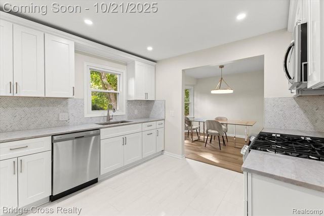 17537 Roseland Boulevard, Lathrup Village, MI 48076