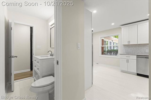 17537 Roseland Boulevard, Lathrup Village, MI 48076