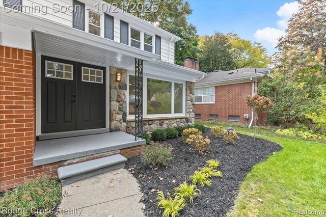 17537 Roseland Boulevard, Lathrup Village, MI 48076