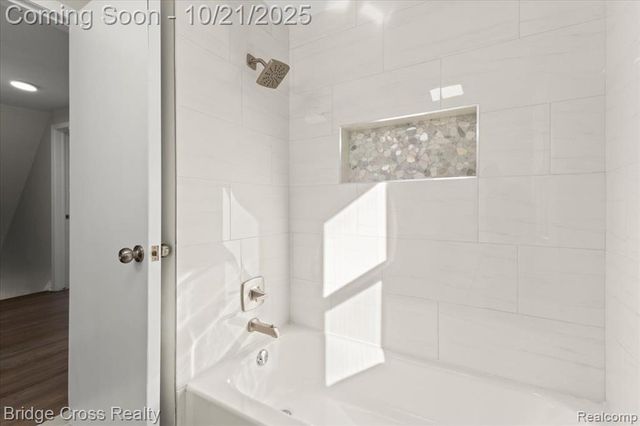 17537 Roseland Boulevard, Lathrup Village, MI 48076