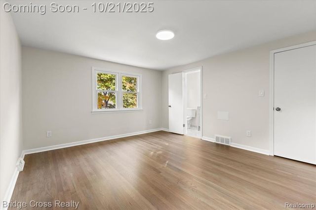 17537 Roseland Boulevard, Lathrup Village, MI 48076