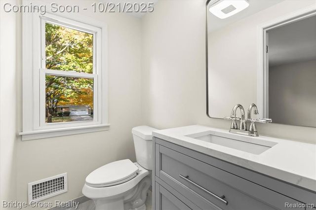 17537 Roseland Boulevard, Lathrup Village, MI 48076