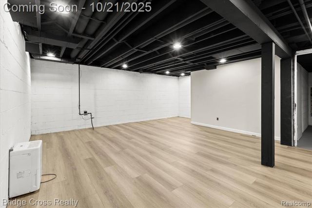 17537 Roseland Boulevard, Lathrup Village, MI 48076