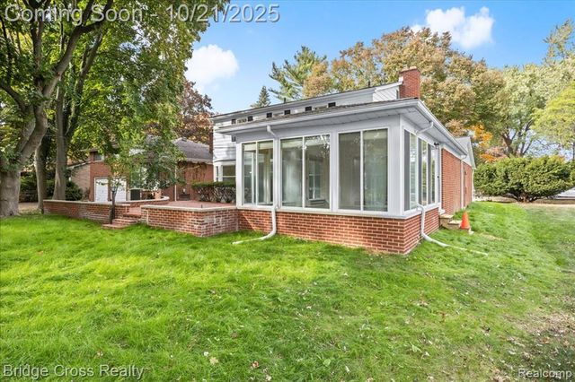 17537 Roseland Boulevard, Lathrup Village, MI 48076