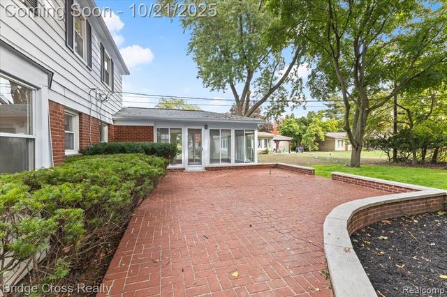 17537 Roseland Boulevard, Lathrup Village, MI 48076