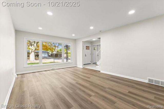 17537 Roseland Boulevard, Lathrup Village, MI 48076