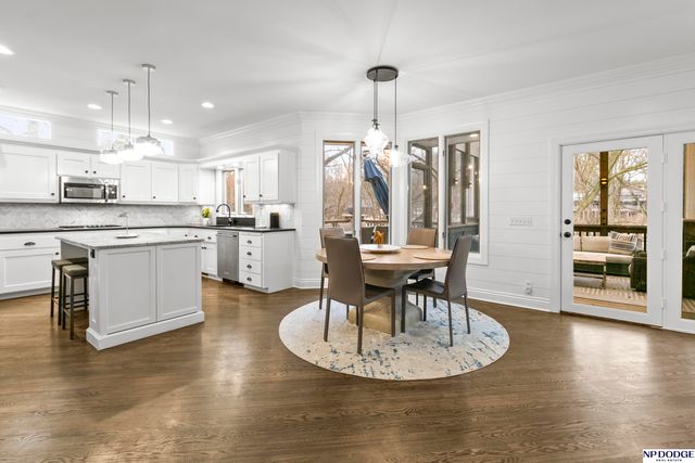 6026 Country Club Oaks Place, Omaha, NE 68152