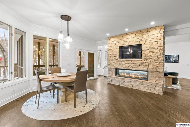 6026 Country Club Oaks Place, Omaha, NE 68152