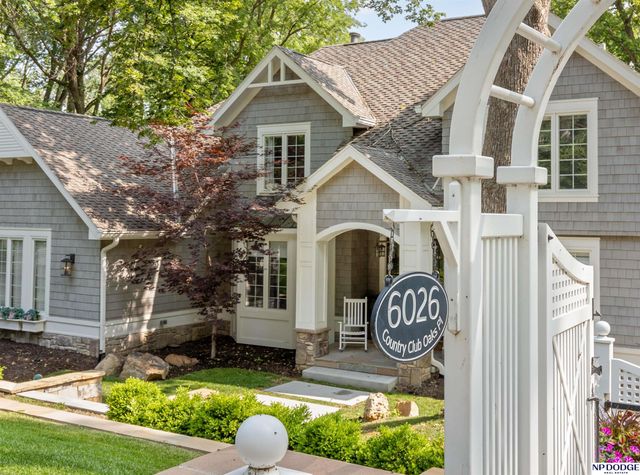 6026 Country Club Oaks Place, Omaha, NE 68152