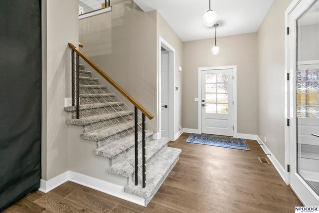 6026 Country Club Oaks Place, Omaha, NE 68152