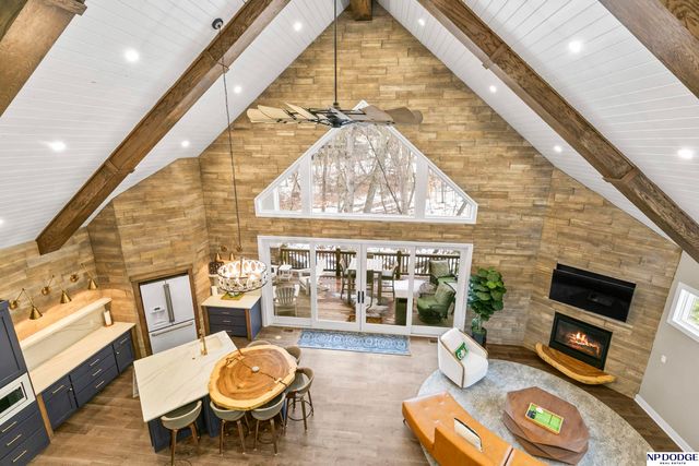 6026 Country Club Oaks Place, Omaha, NE 68152