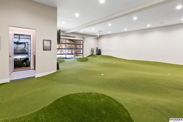 6026 Country Club Oaks Place, Omaha, NE 68152