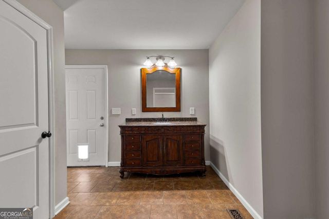 404 Thurston Avenue, Thomaston, GA 30286