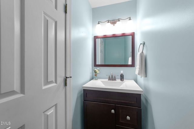 102 Sanair Court, Apex, NC 27502