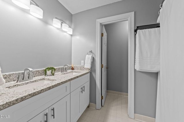 102 Sanair Court, Apex, NC 27502