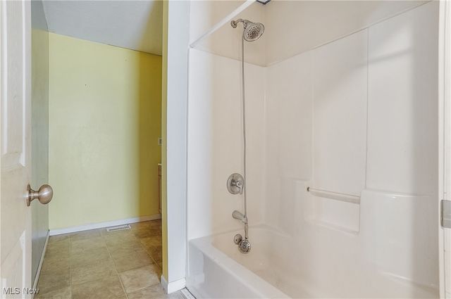 16690 Dayton Street, Chagrin Falls, OH 44023