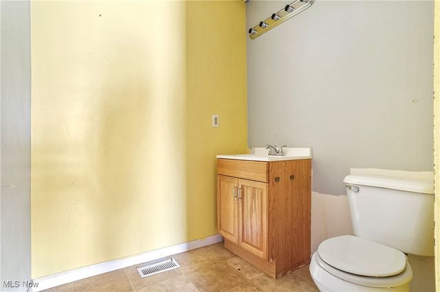 16690 Dayton Street, Chagrin Falls, OH 44023