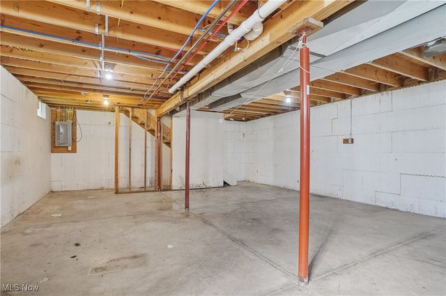 16690 Dayton Street, Chagrin Falls, OH 44023