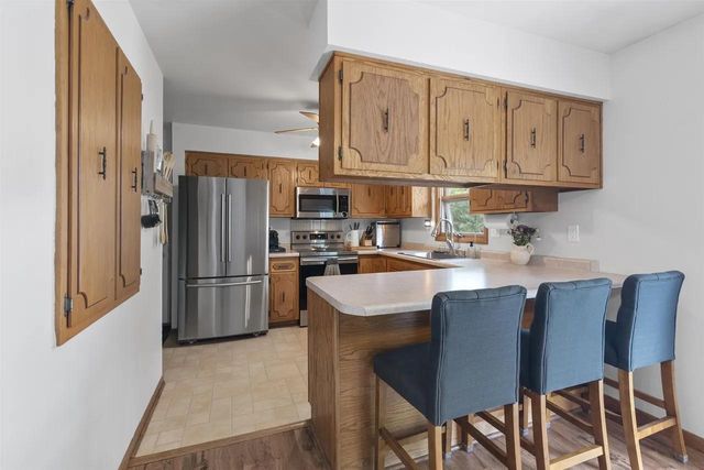 810 Suffolk Drive, Janesville, WI 53546