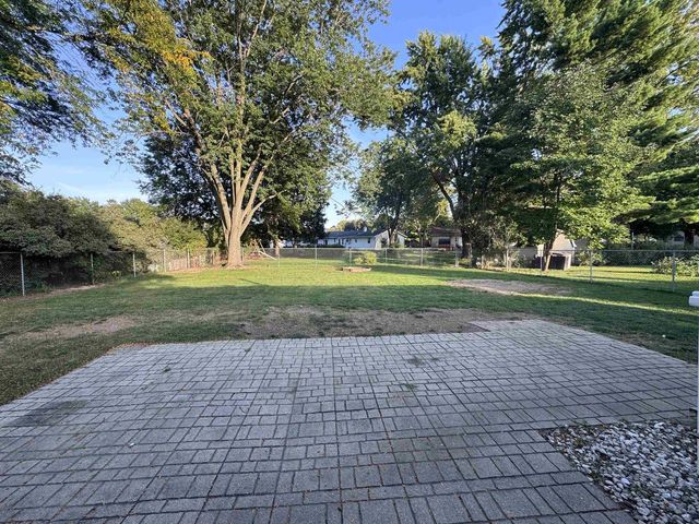 810 Suffolk Drive, Janesville, WI 53546