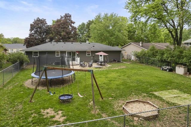 810 Suffolk Drive, Janesville, WI 53546