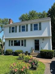 12 Wellington Lane Ave, Lexington, MA 02421