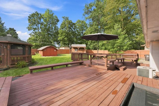 2123 Wayside Drive, Fort Wayne, IN 46818