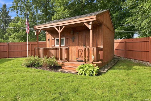 2123 Wayside Drive, Fort Wayne, IN 46818
