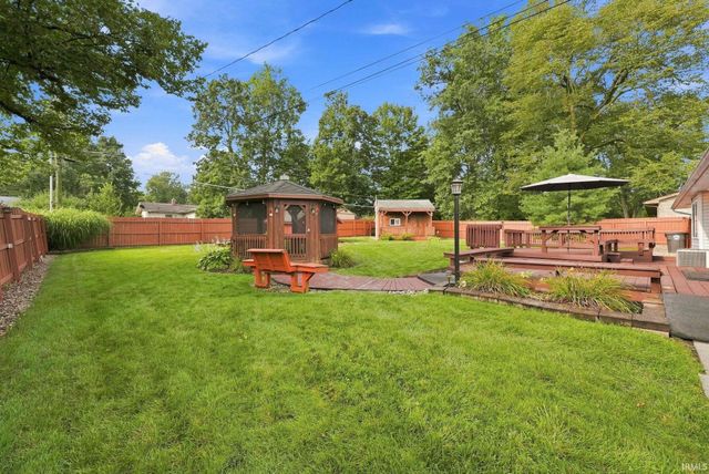 2123 Wayside Drive, Fort Wayne, IN 46818