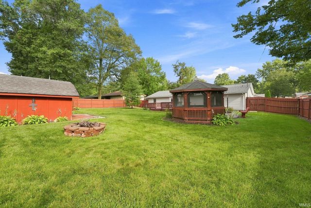 2123 Wayside Drive, Fort Wayne, IN 46818