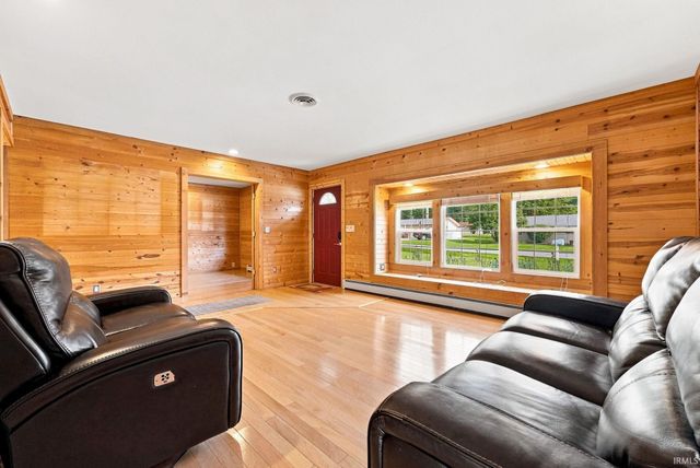 2123 Wayside Drive, Fort Wayne, IN 46818