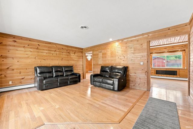 2123 Wayside Drive, Fort Wayne, IN 46818