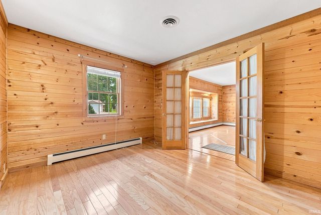 2123 Wayside Drive, Fort Wayne, IN 46818