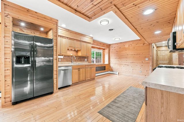 2123 Wayside Drive, Fort Wayne, IN 46818