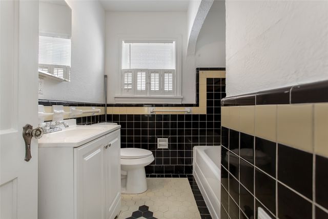 5705 ROSS Avenue, Dallas, TX 75206