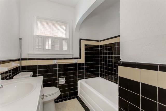 5705 ROSS Avenue, Dallas, TX 75206