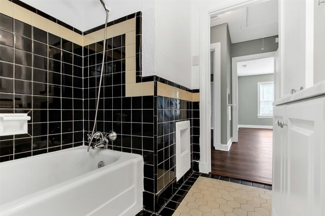 5705 ROSS Avenue, Dallas, TX 75206