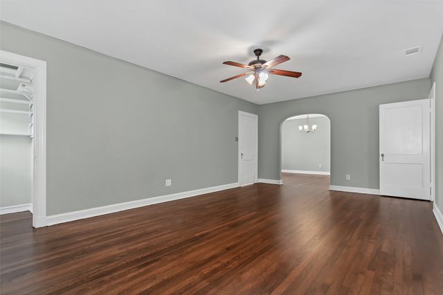 5705 ROSS Avenue, Dallas, TX 75206